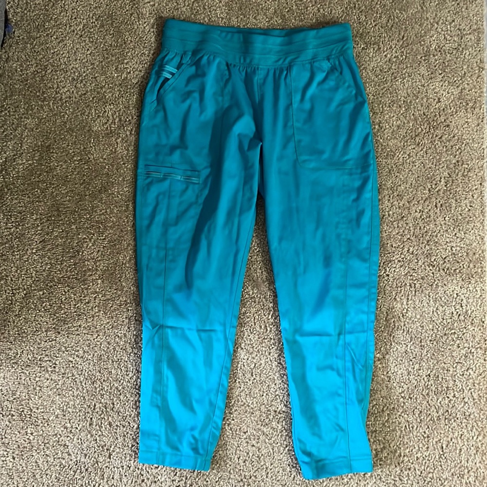 cherokee revolution jogger scrub pants
